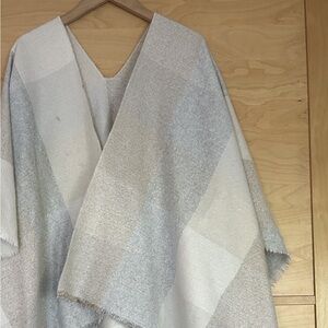 Scarf/Poncho from TV Series
